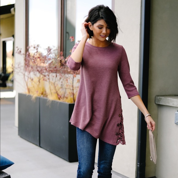 Buttons & Lace Into The Breach Blouse - Picture 7 of 8